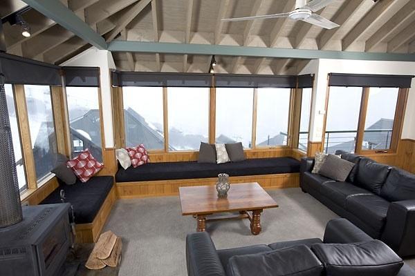 Eagles Nest Villa Mount Hotham Room photo